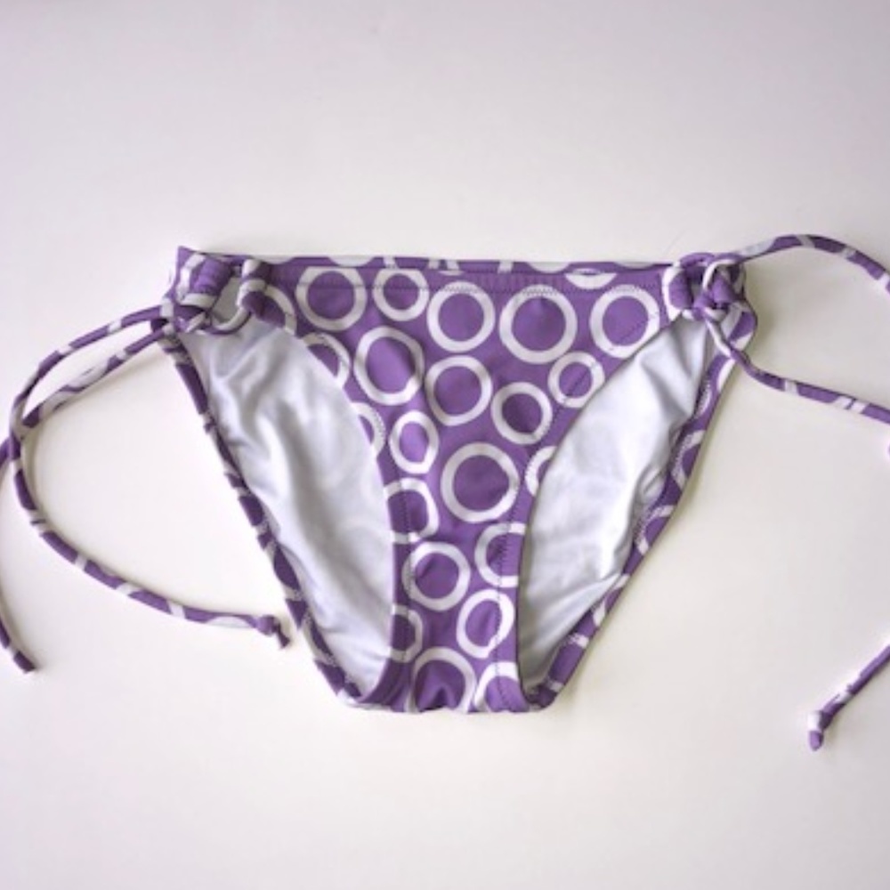 VICTORIA'S SECRET BIKINI BOTTOM-SIZE X-SMALL!!